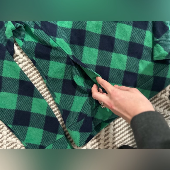 Crown & Ivy Women’s Plaid Pullover Size Medium - Picture 4 of 5